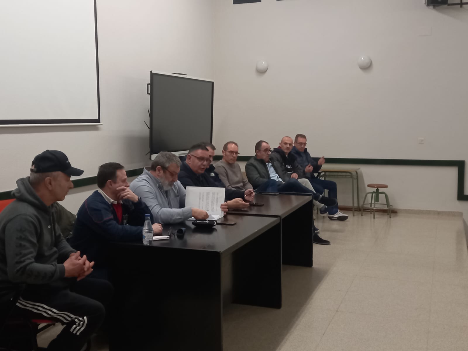 280223 asamblea madera Iscar mesa