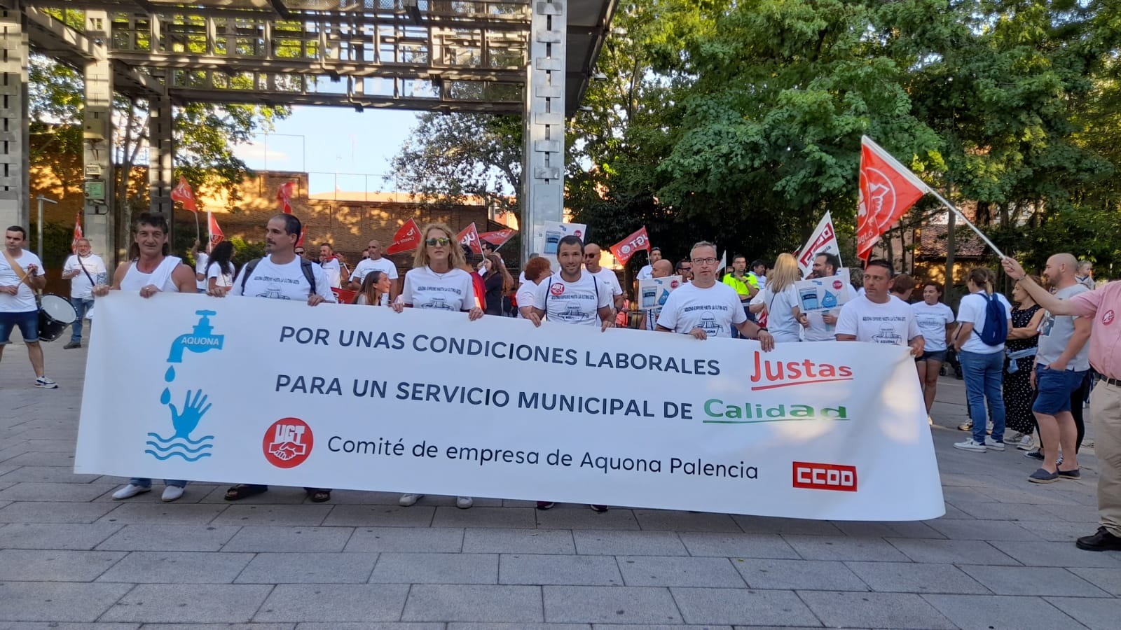 Los trabajadores de Aquona Palencia reclaman un salario digno y unas condiciones de trabajo justas